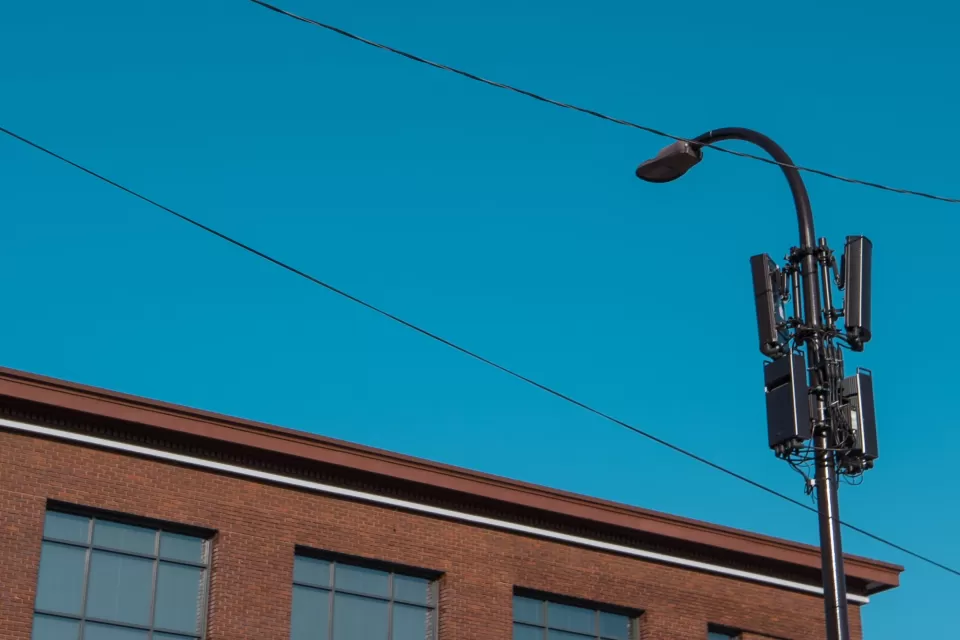 Small cell antenna